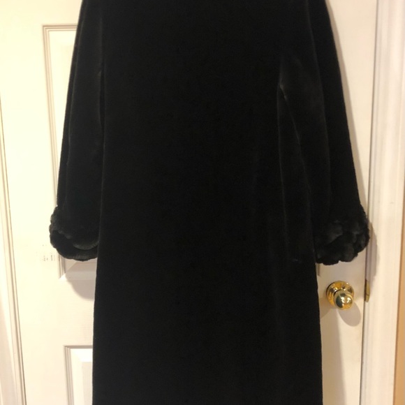 Novelti Petite Faux Fur coat - Onyx Black size 10. - Picture 5 of 7